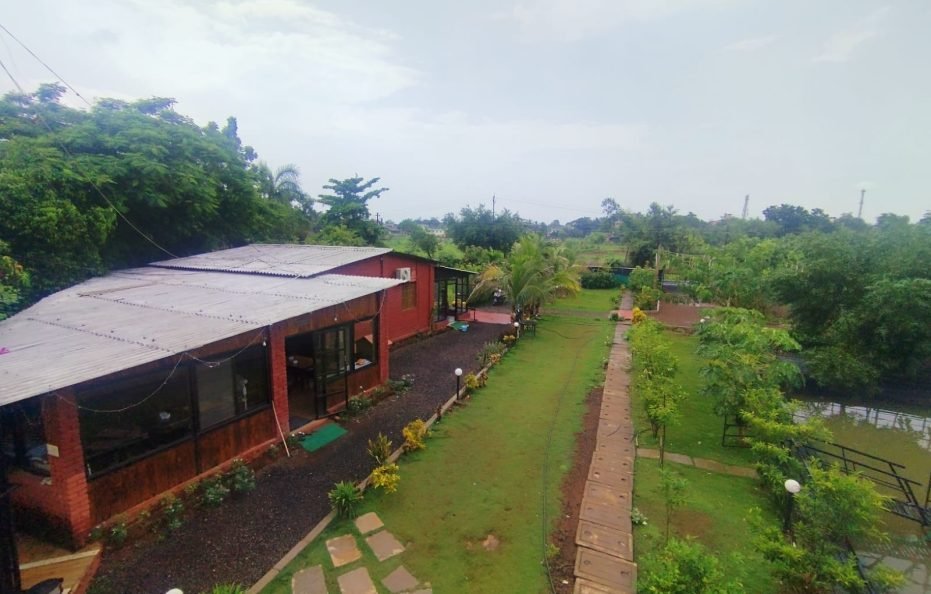 Lake View Resort & Villa