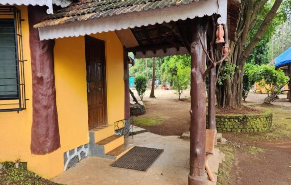 Saguna Baug’s Non-AC Cottage