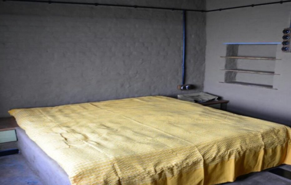 Saguna Baug’s Mud House