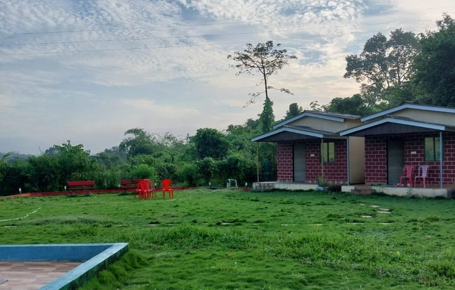 WildCraze Farmhouse & Resort in Vangani