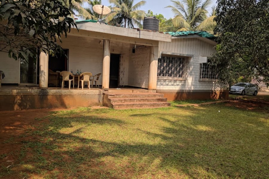 Green Farm House in Neral