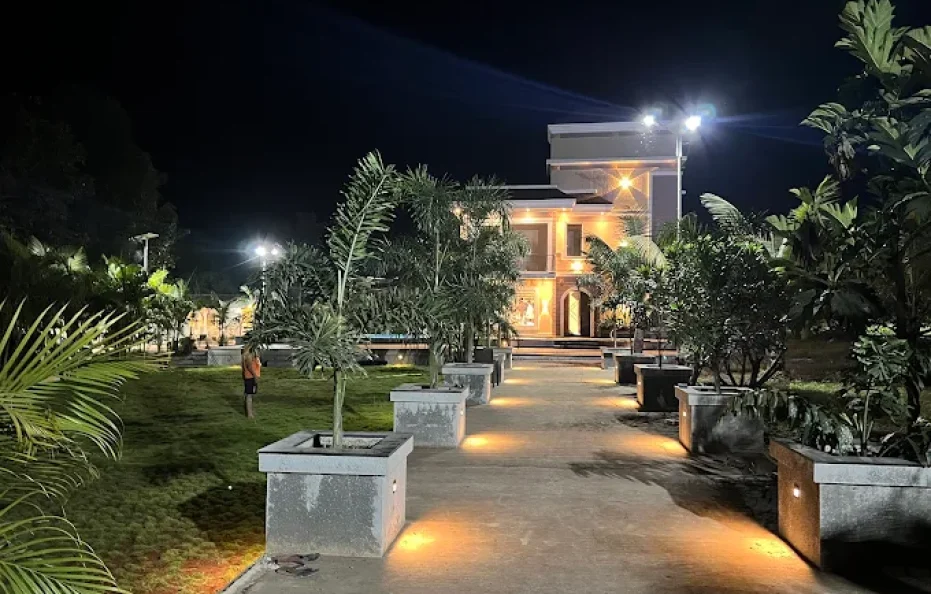 LivingStone Reflektions Karjat