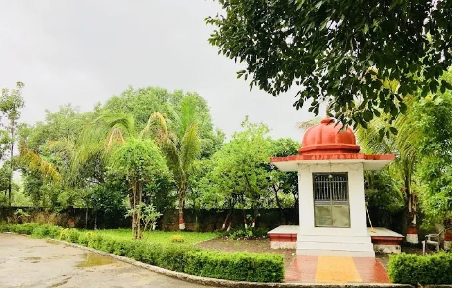 Paras Point Resort Karjat