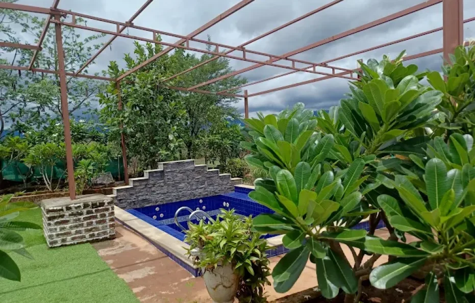 Stranger to Nature Badlapur