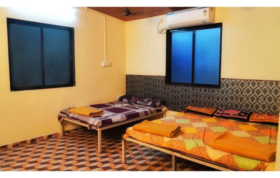 TNV Resort Neral AC Room