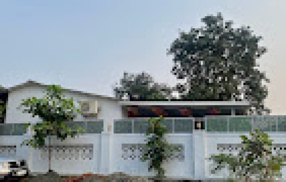 The White House Retreat Pool Villa  Karjat