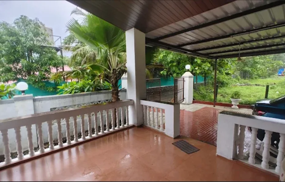 The White House Retreat Pool Villa  Karjat