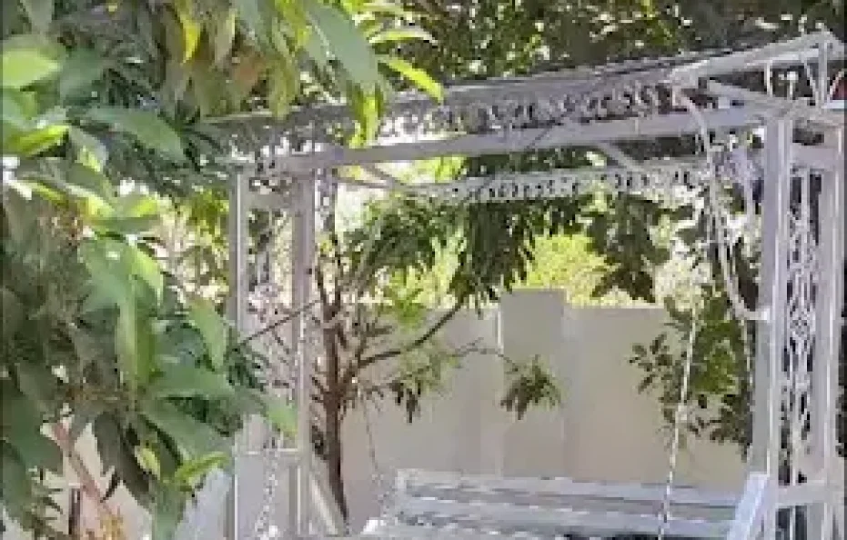 The White House Retreat Pool Villa  Karjat