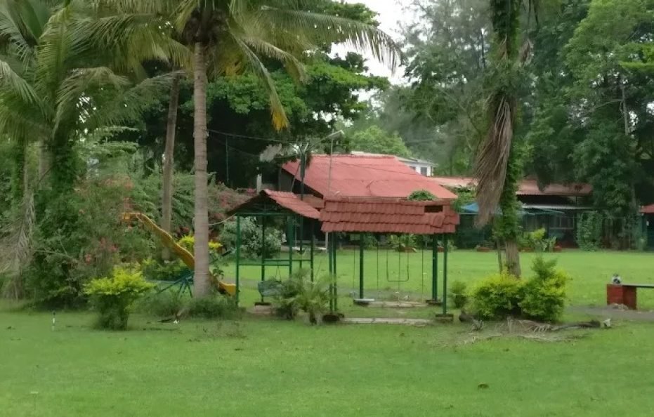 Lake Placid Tudor Retreat Karjat