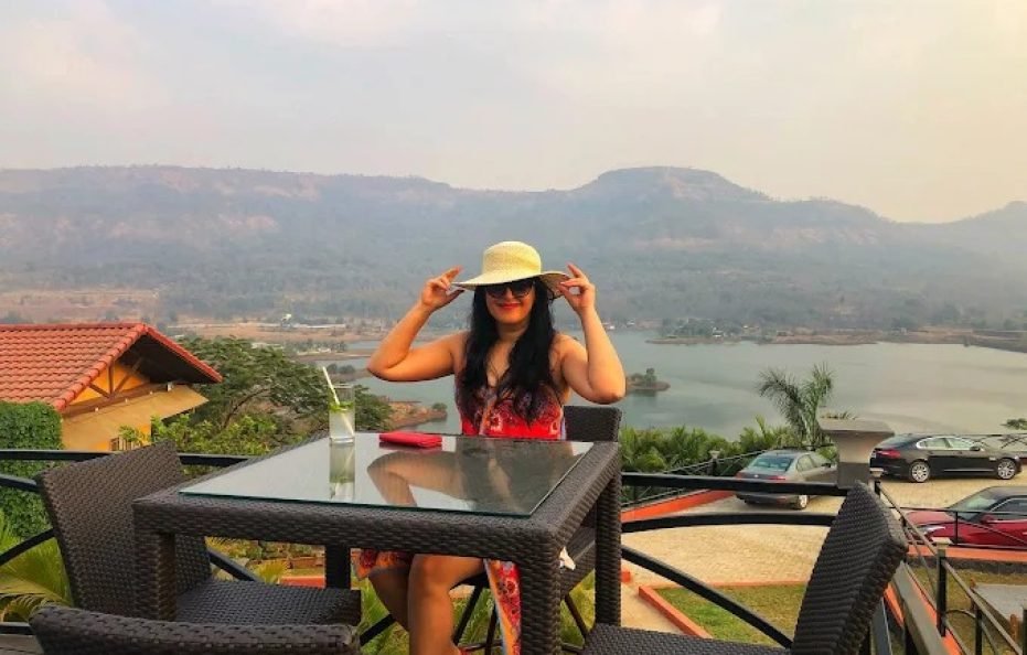 Lake Placid Tudor Retreat Karjat