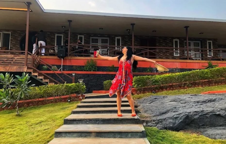 Lake Placid Tudor Retreat Karjat