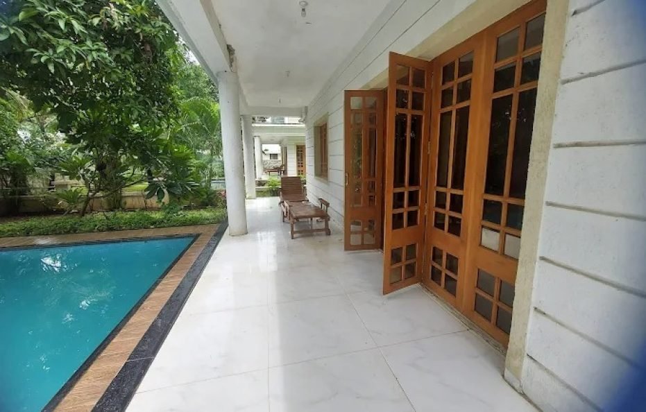 Palette – Holiday Aapke Liye Karjat