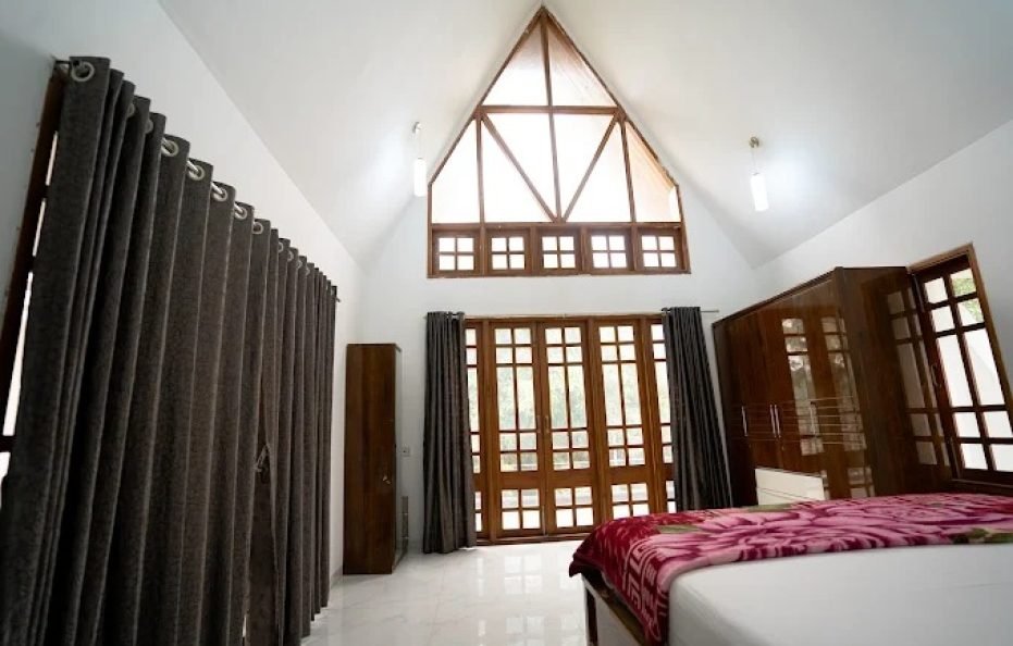 Palette – Holiday Aapke Liye Karjat