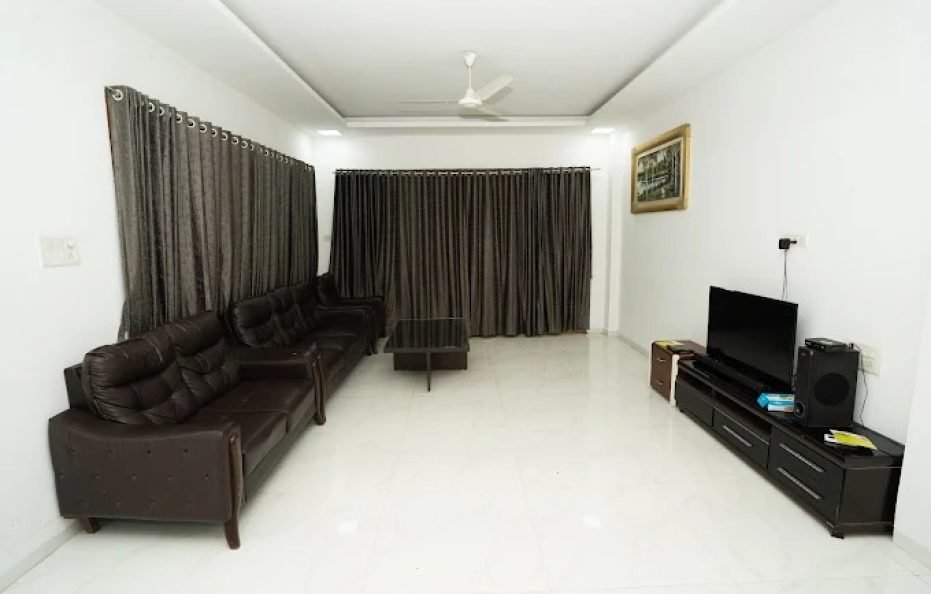 Palette – Holiday Aapke Liye Karjat