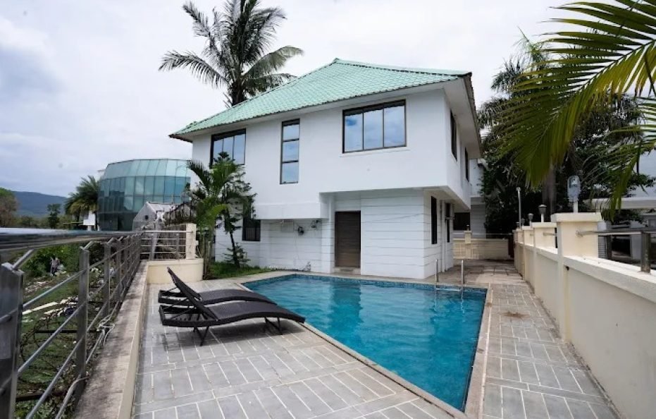 Palette – Holiday Aapke Liye Karjat