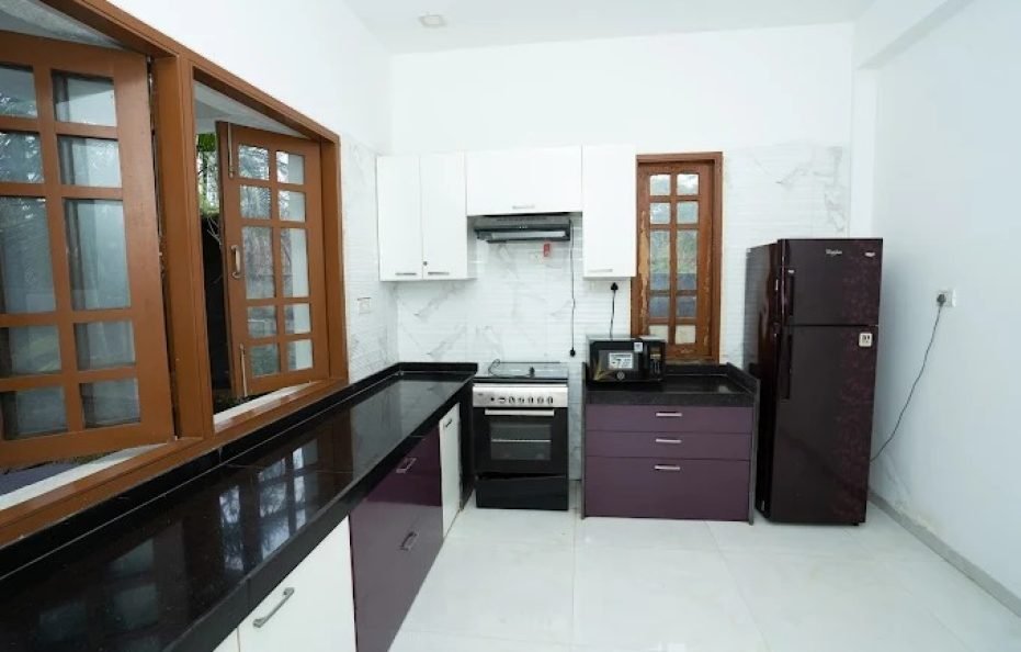 Palette – Holiday Aapke Liye Karjat