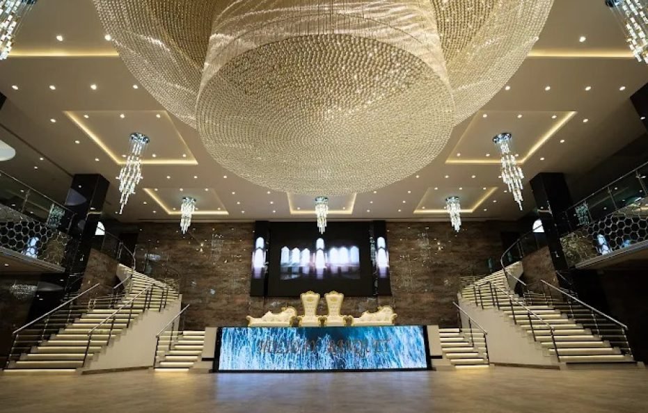 Palette – Holiday Aapke Liye Karjat